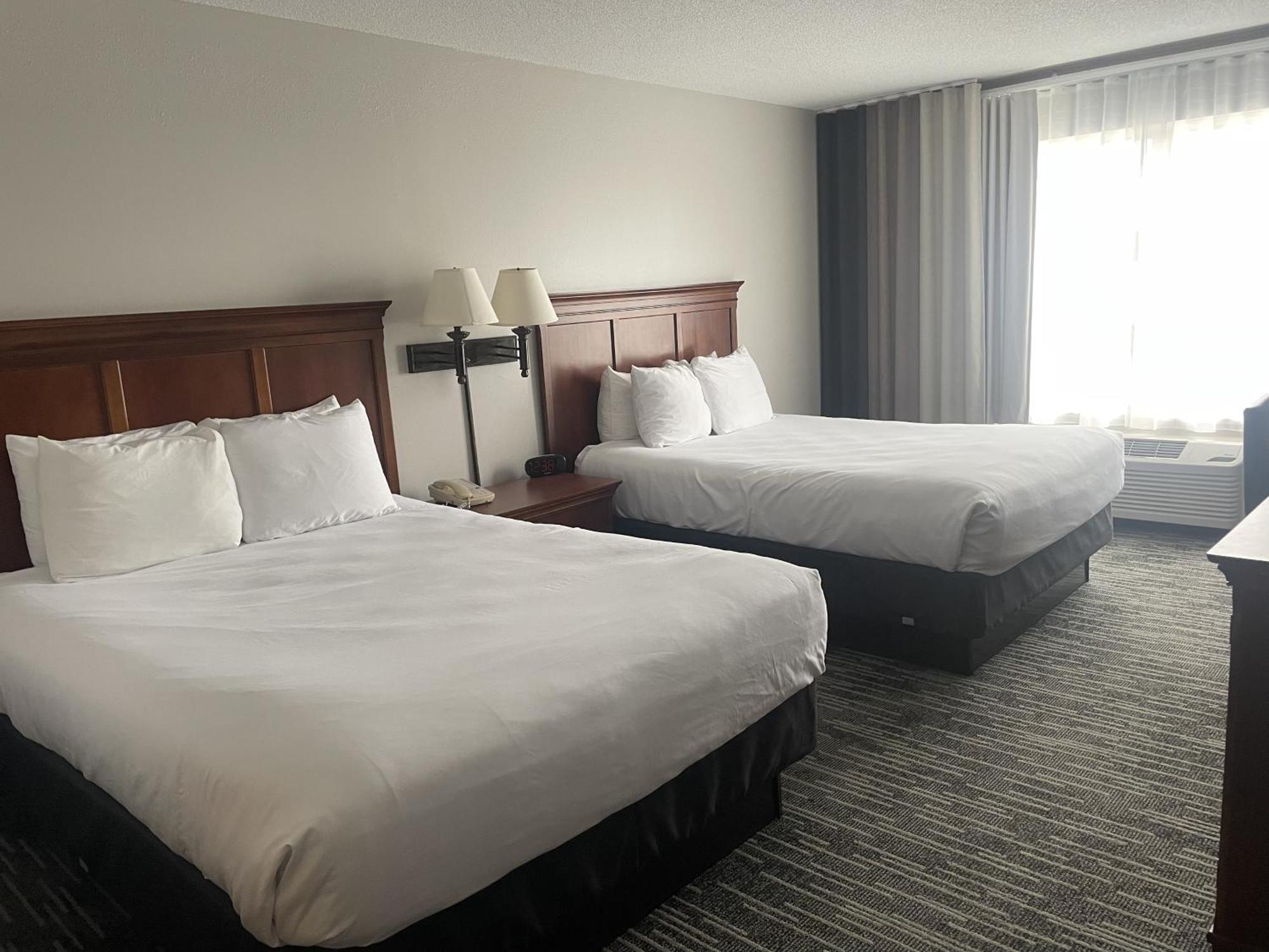Harmony Inn & Suites Fort Dodge Buitenkant foto
