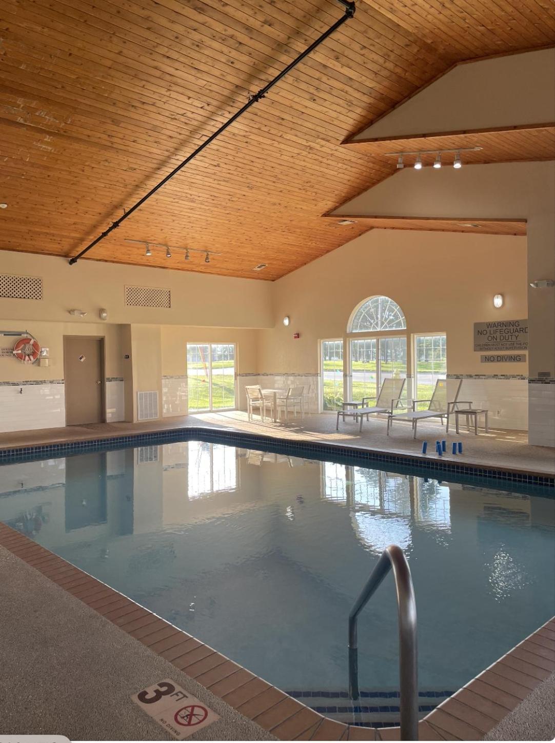 Harmony Inn & Suites Fort Dodge Buitenkant foto