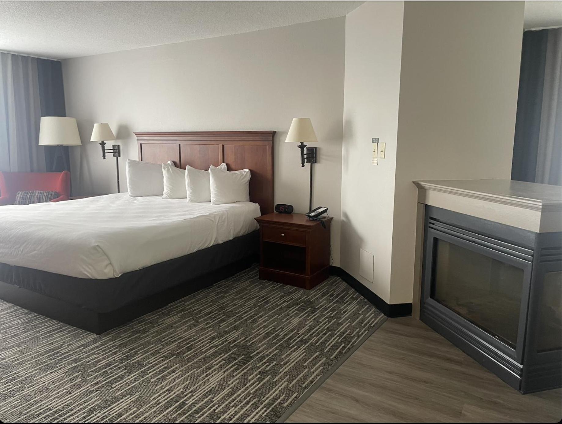 Harmony Inn & Suites Fort Dodge Buitenkant foto
