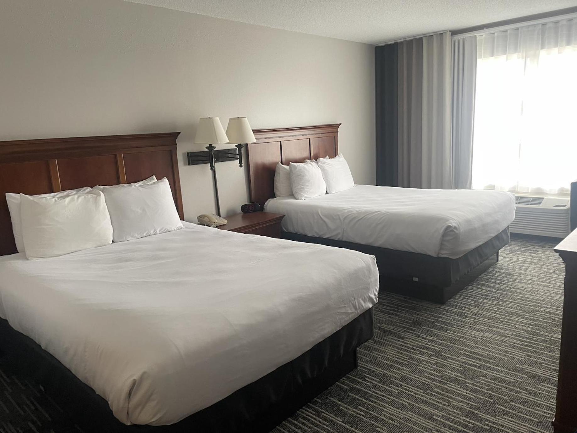 Harmony Inn & Suites Fort Dodge Buitenkant foto