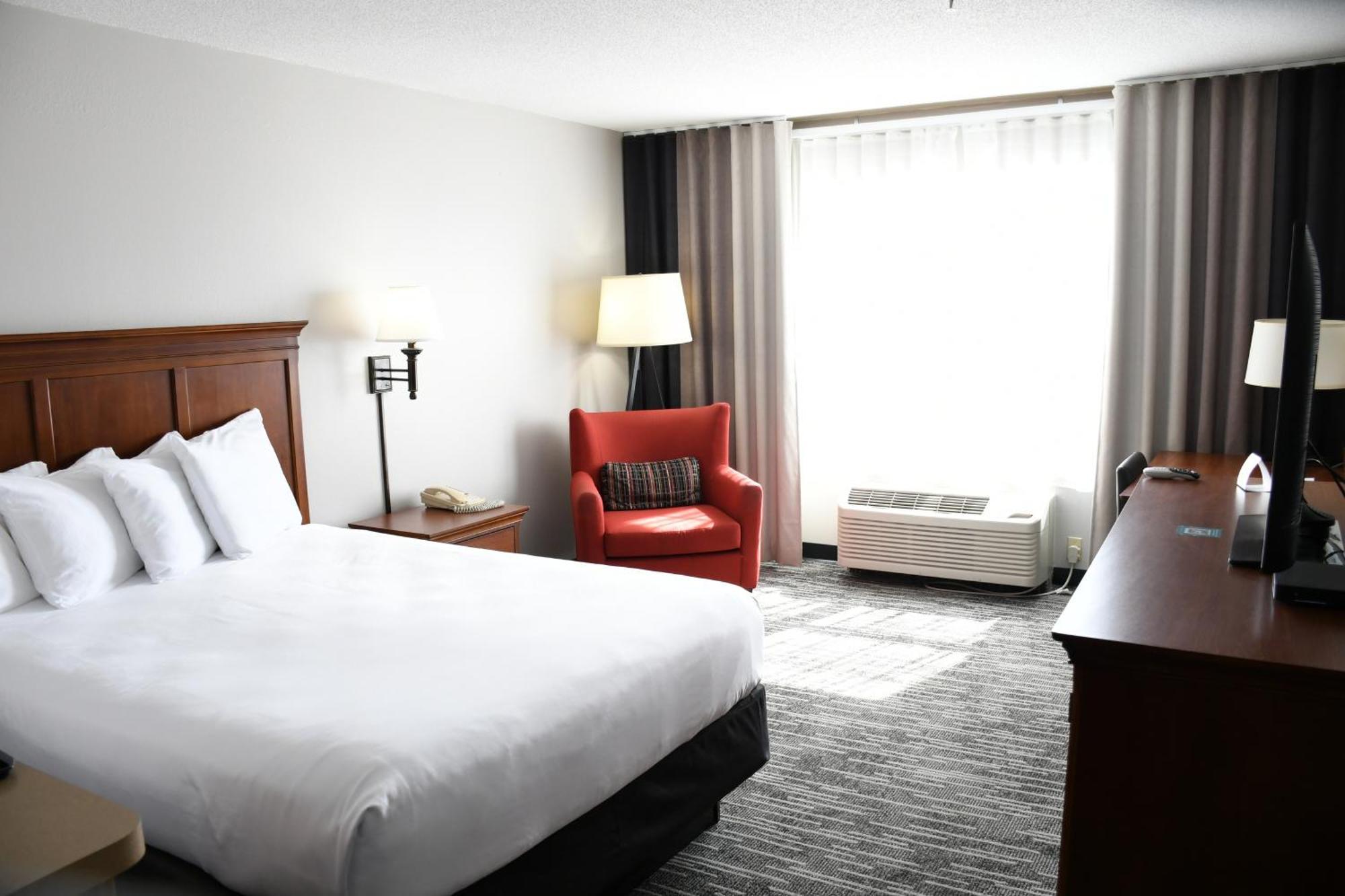 Harmony Inn & Suites Fort Dodge Buitenkant foto